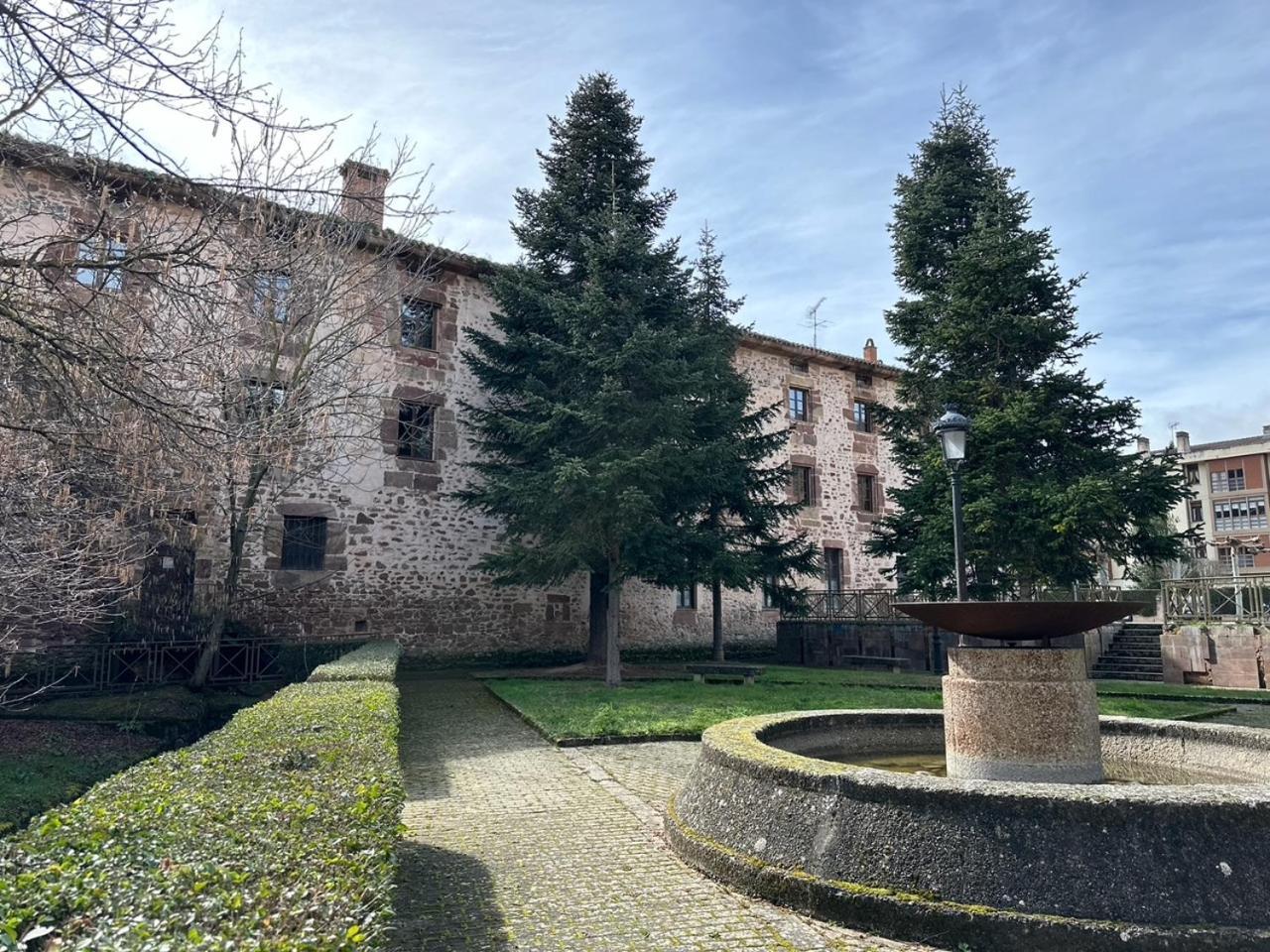 Hotel Y Albergue Real Fabrica De 에스카레이 외부 사진