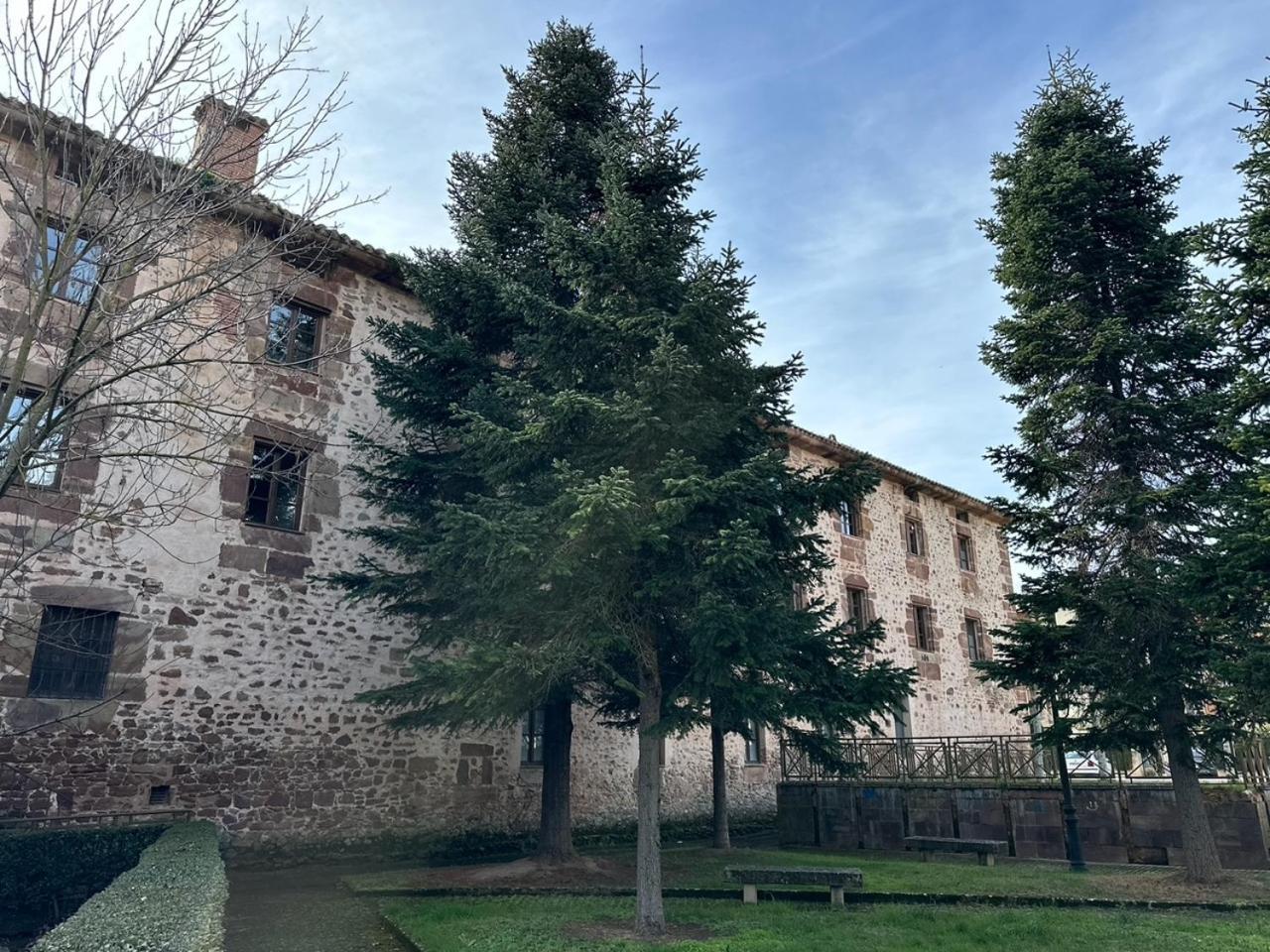 Hotel Y Albergue Real Fabrica De 에스카레이 외부 사진