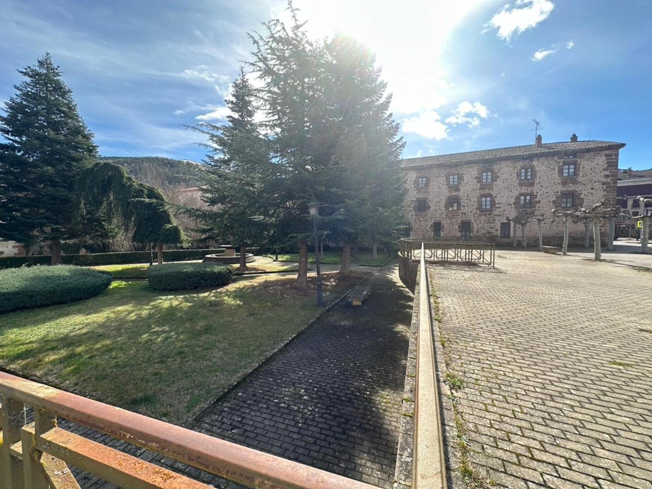 Hotel Y Albergue Real Fabrica De 에스카레이 외부 사진