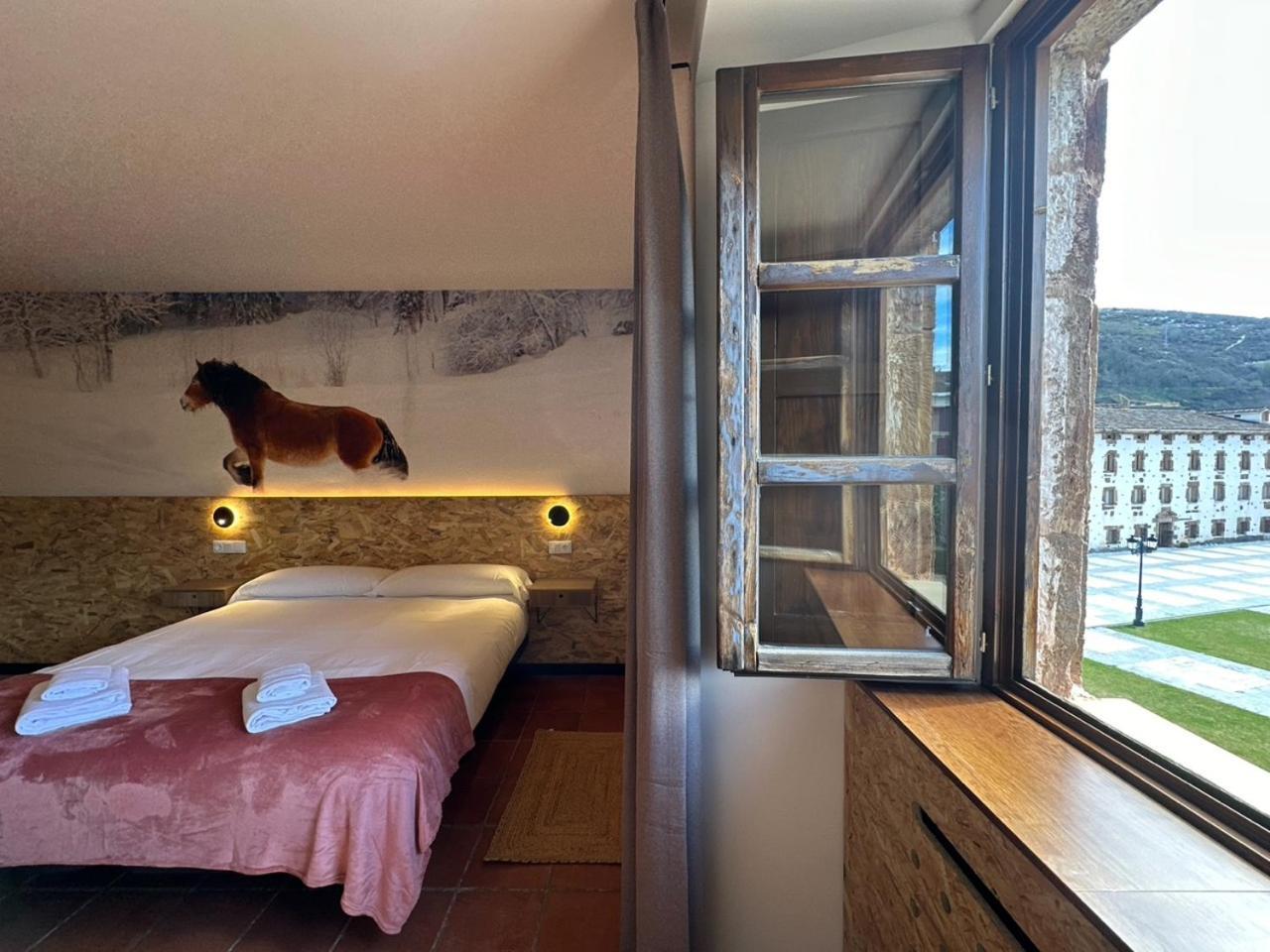 Hotel Y Albergue Real Fabrica De 에스카레이 외부 사진
