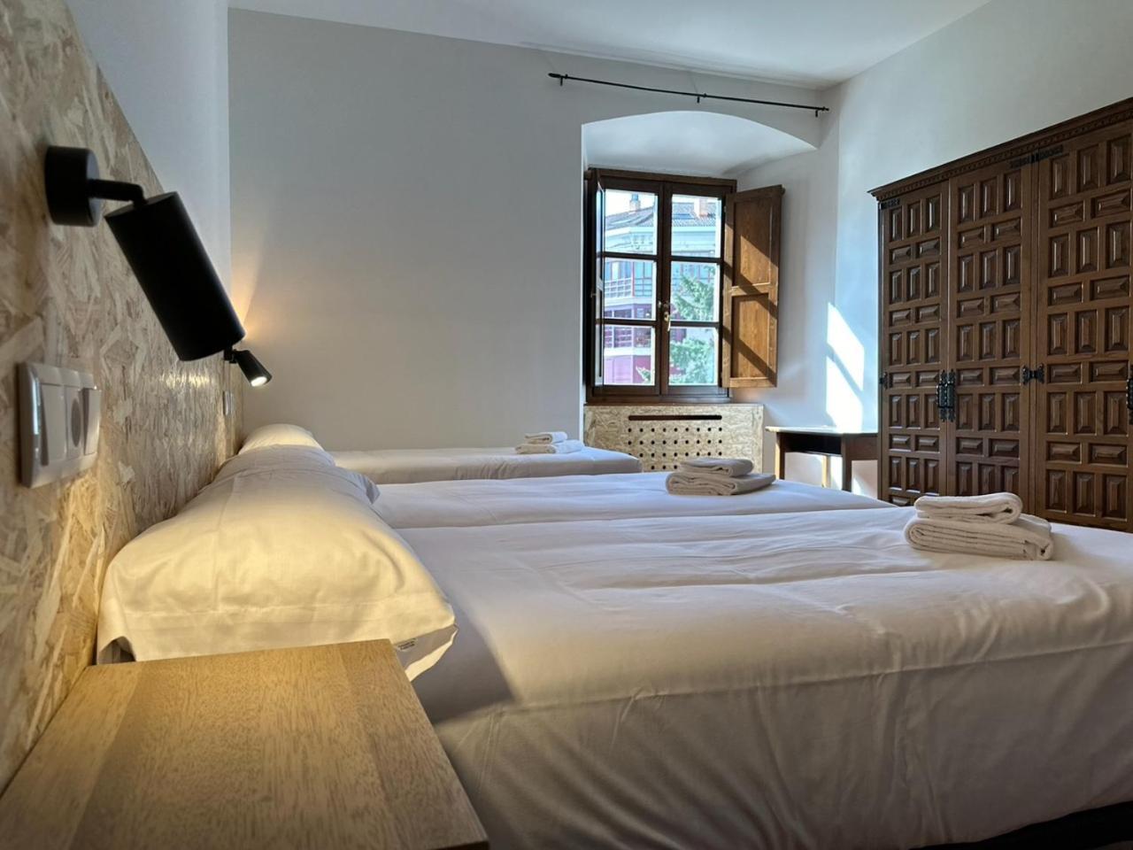 Hotel Y Albergue Real Fabrica De 에스카레이 외부 사진